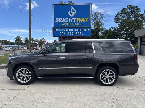 Used 2018 Cadillac Escalade ESV Premium Luxury image 2