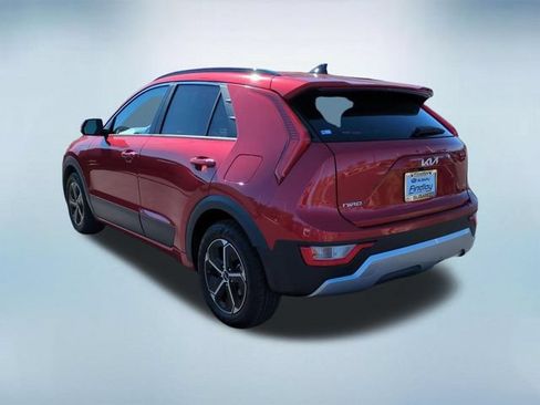 Used 2024 Kia Niro EX FWD image 5