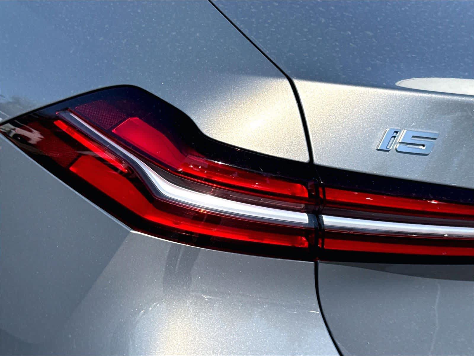 Used 2026 BMW i5 eDrive40 AWD/4WD image 24