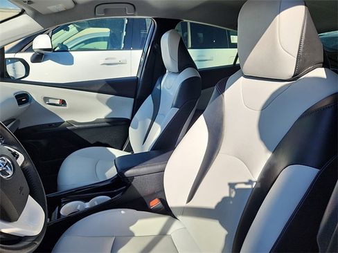 Used 2017 Toyota Prius Prime Advanced w/ Carpet Mat Package image 19