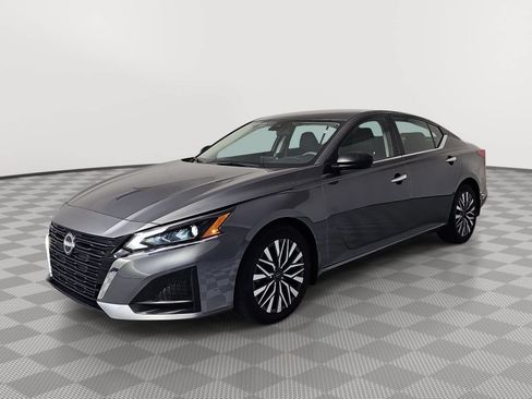 Certified 2024 Nissan Altima 2.5 SV FWD image 4