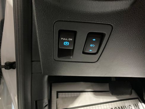 Used 2019 Ford F150 Lariat w/ Equipment Group 502A Luxury AWD/4WD image 27