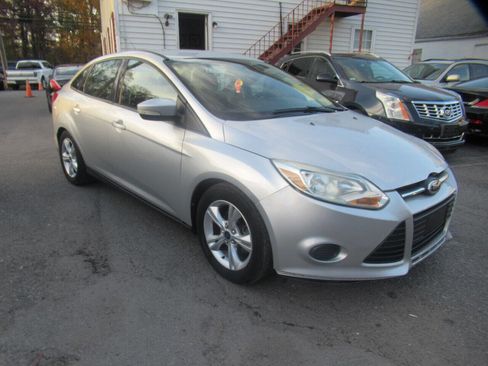 Used 2014 Ford Focus SE image 3