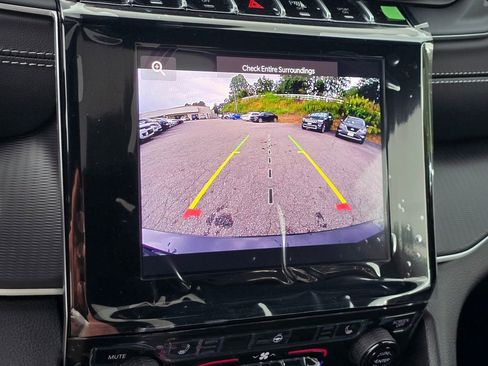 New 2025 Jeep Grand Cherokee L Altitude image 9