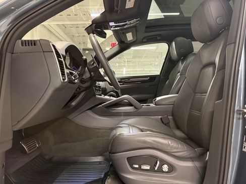 Certified 2019 Porsche Cayenne S AWD/4WD image 5