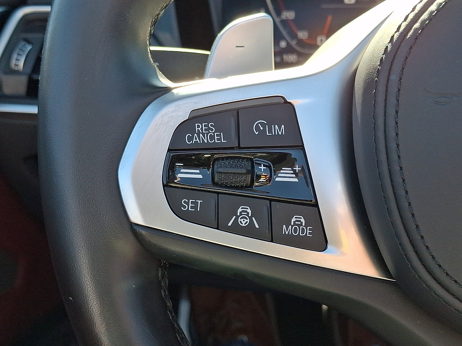 Used 2022 BMW M440i Convertible RWD image 24