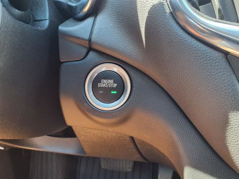 Used 2023 Chevrolet Equinox LT image 23