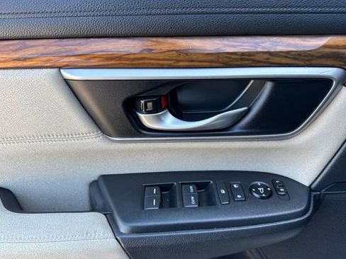 Used 2018 Honda CR-V EX image 11