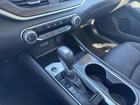 Used 2024 Nissan Altima 2.5 SV image 14