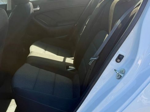 Used 2018 Kia Forte LX image 8