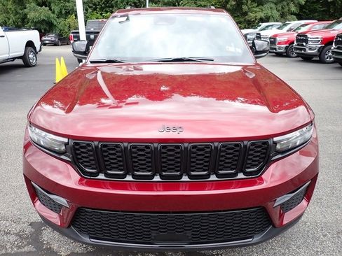 New 2025 Jeep Grand Cherokee Limited w/ Black Appearance Package image 10