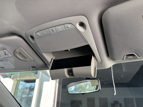 Used 2017 Nissan Rogue S image 34