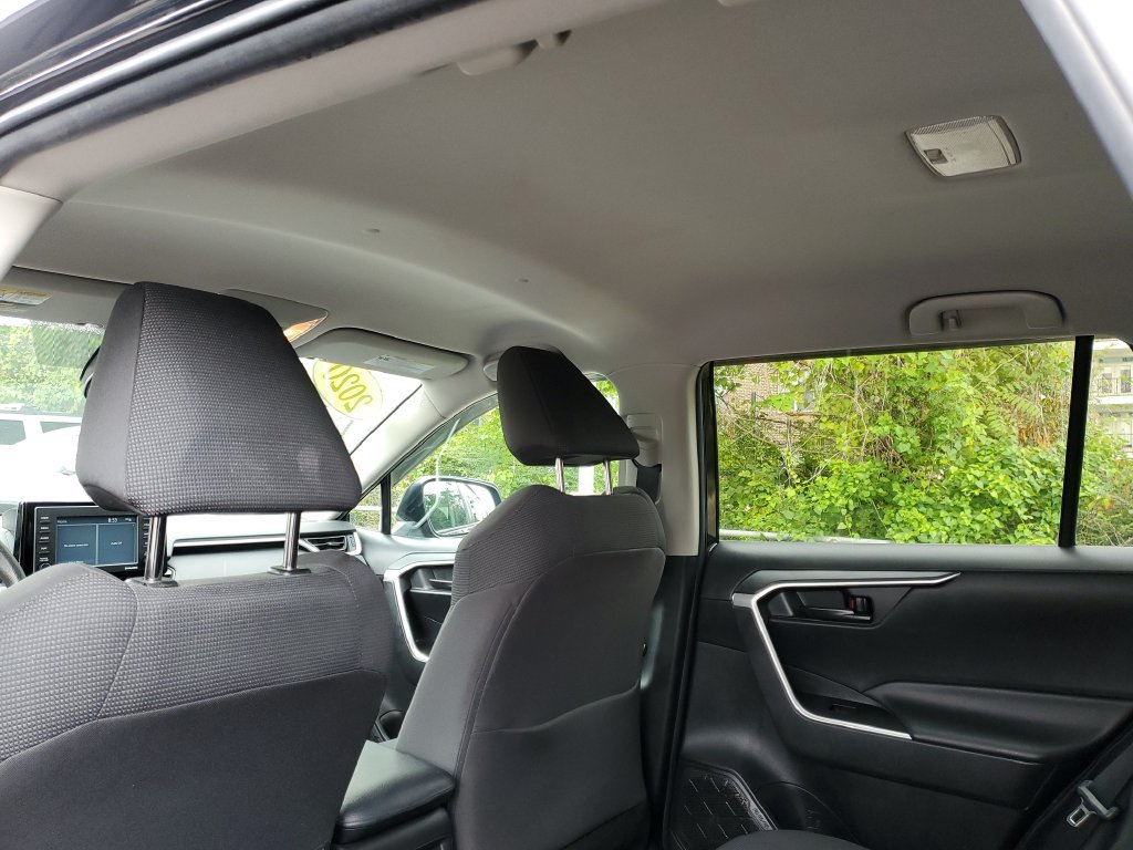 Used 2020 Toyota RAV4 LE FWD image 14