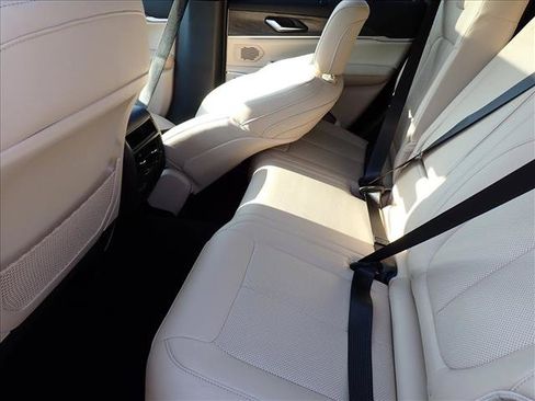 Used 2024 Jeep Grand Cherokee Limited 4xe w/ Luxury Tech Group II AWD/4WD image 10
