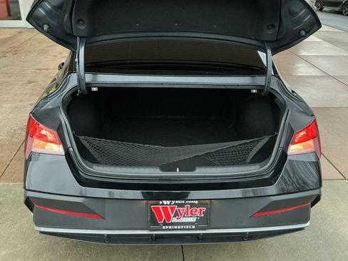 Used 2025 Hyundai Elantra Sport image 24