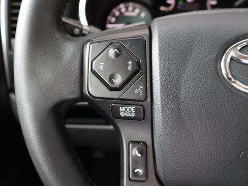 Used 2019 Toyota Sequoia SR5 AWD/4WD image 29
