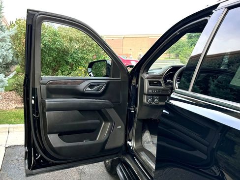 Used 2023 Chevrolet Tahoe LT w/ Luxury Package AWD/4WD image 16