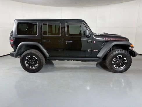 Used 2026 Jeep Wrangler Unlimited Rubicon AWD/4WD image 9