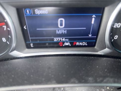 Used 2020 Chevrolet Equinox LT w/ Driver Convenience Package image 5