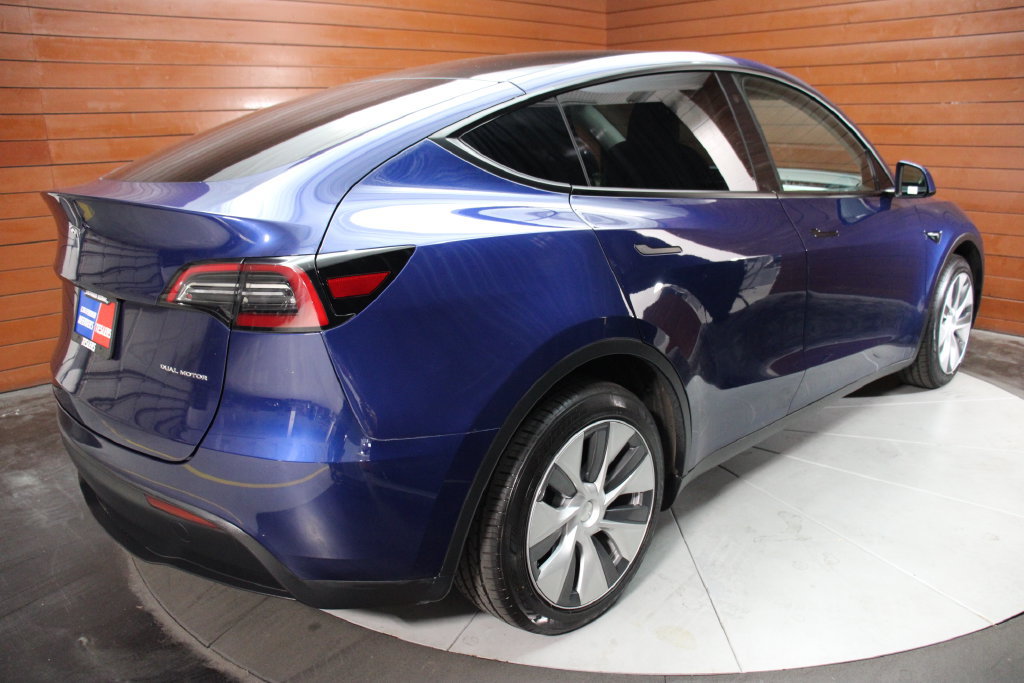 Used 2023 Tesla Model Y Long Range AWD/4WD image 16