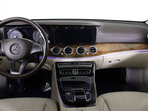 Used 2017 Mercedes-Benz E 300 4MATIC image 37