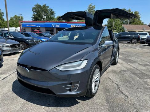 Used 2018 Tesla Model X 75D image 37