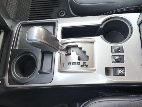 Used 2022 Toyota 4Runner SR5 Premium w/ Moonroof Package RWD image 24