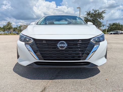 Used 2024 Nissan Sentra SV FWD image 9