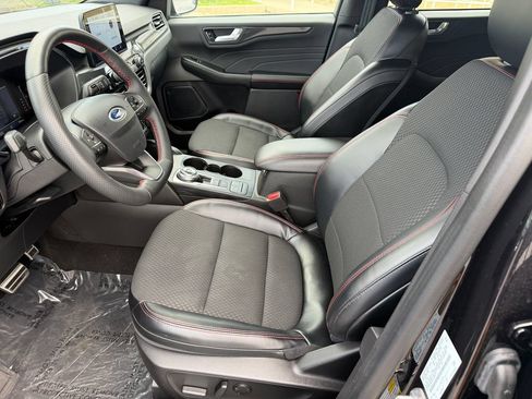 Used 2023 Ford Escape ST-Line Select AWD/4WD image 3