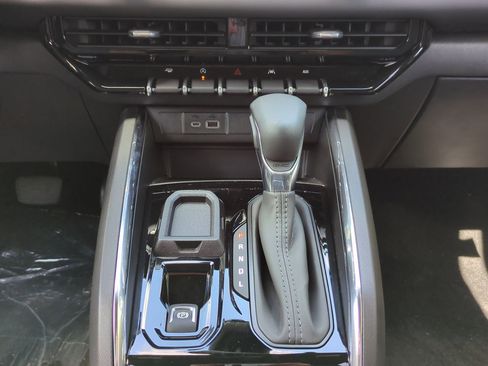 New 2025 GMC Canyon Elevation w/ Convenience Package image 27