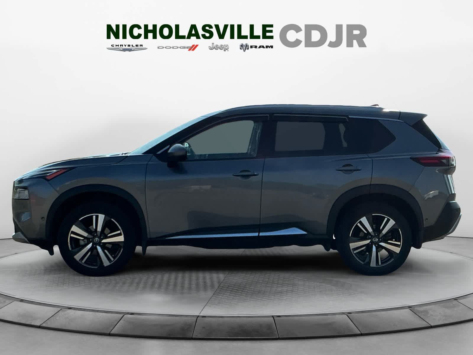 Used 2021 Nissan Rogue Platinum FWD image 2
