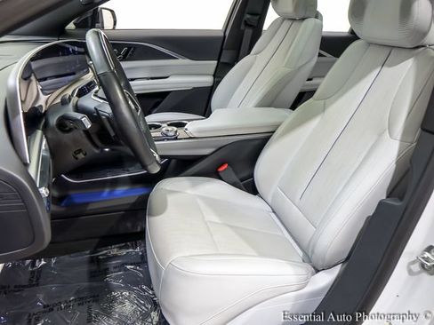 Certified 2024 Cadillac Lyriq Luxury AWD/4WD image 10