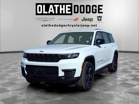 Certified 2023 Jeep Grand Cherokee L Laredo image 1