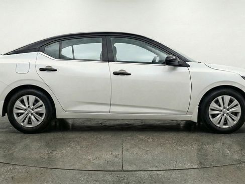 Used 2025 Nissan Sentra S image 9