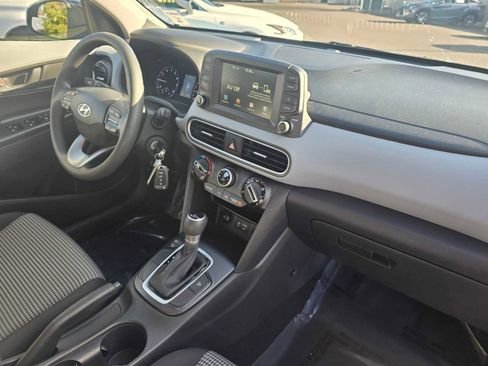 Used 2019 Hyundai Kona SE image 12