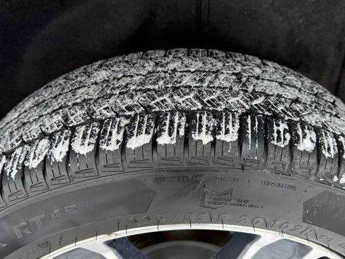 Used 2020 GMC Acadia SLT w/ Driver Alert Package II image 30