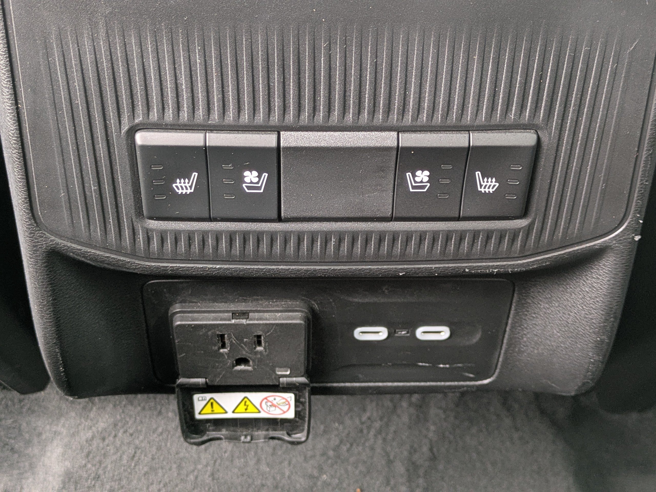 Used 2024 Jeep Wagoneer Launch Edition AWD/4WD image 14