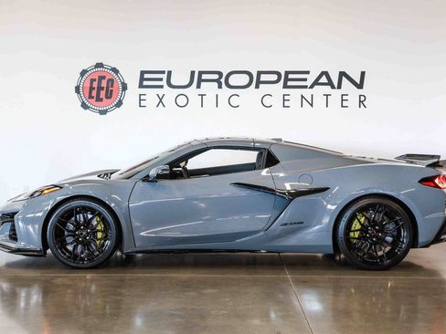 Used 2024 Chevrolet Corvette Z06 w/ Battery Protection Package RWD image 8