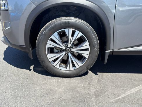 Used 2023 Nissan Rogue SV FWD image 6