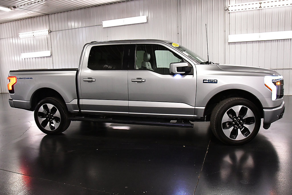 Used 2024 Ford F150 Lightning Platinum AWD/4WD image 8