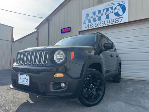 Used 2015 Jeep Renegade Latitude image 9
