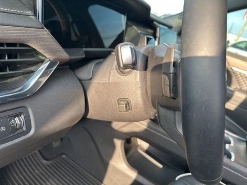 Used 2025 GMC Acadia Denali w/ Super Cruise Package image 35