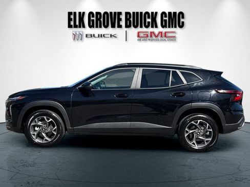 Used 2024 Chevrolet Trax LT FWD image 7