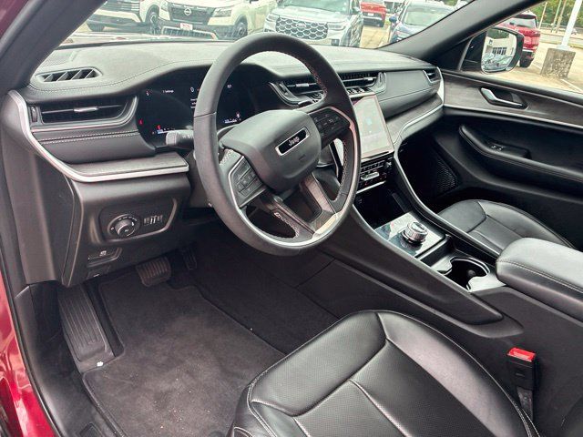 Used 2025 Jeep Grand Cherokee L Limited w/ Luxury Tech Group II RWD image 19