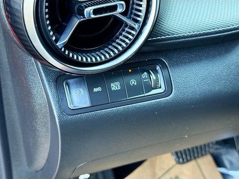 Used 2025 Chevrolet Equinox LT image 11