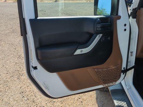 Used 2014 Jeep Wrangler Sahara w/ Dual Top Group AWD/4WD image 12