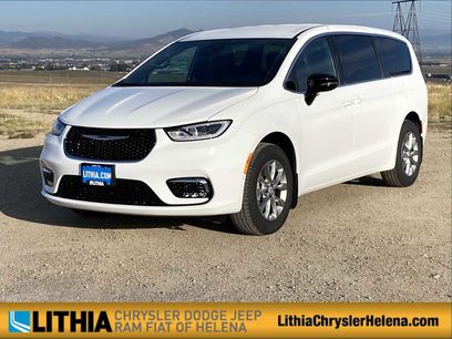 New 2026 Chrysler Pacifica Select