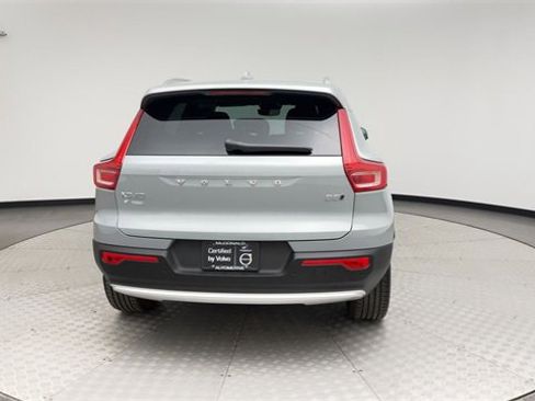 Certified 2025 Volvo XC40 B5 Plus image 3