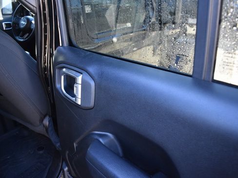 Used 2022 Jeep Gladiator Sport image 29