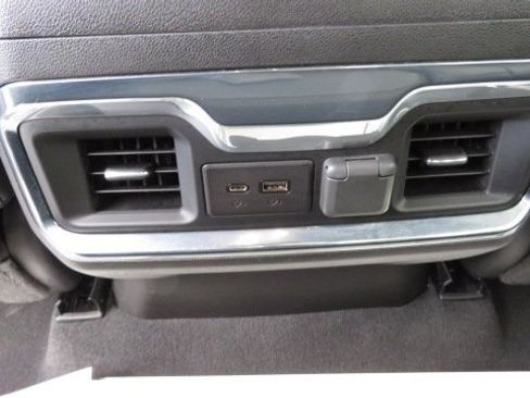 Used 2022 Chevrolet Silverado 3500 High Country image 16